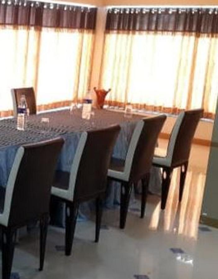 מלון Jālgaon Manohar Mahal מראה חיצוני תמונה